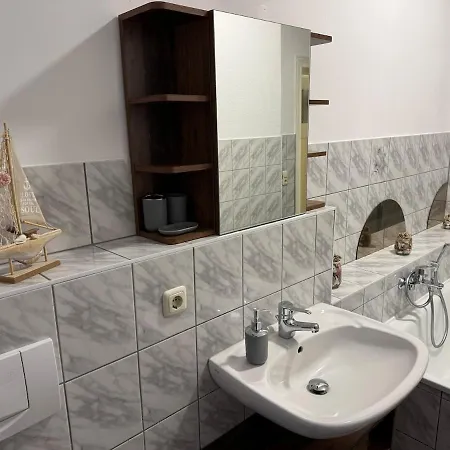 Gemuetliche Direkt Am Bahnhof Perfekte Lage Apartment